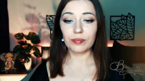 Snapshot of missbeverlymills chatting on February 10, 2025, 5:52 pm The divine Beverly online show from February 10, 2025, 5:52 pm