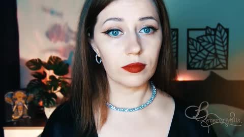 Snapshot of missbeverlymills chatting on February 13, 2025, 3:14 pm The divine Beverly online show from February 13, 2025, 3:14 pm
