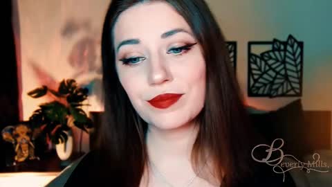 Snapshot of missbeverlymills chatting on March 6, 2025, 2:40 pm The divine Beverly online show from March 6, 2025, 2:40 pm