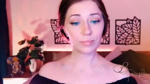 Snapshot of missbeverlymills chatting on March 8, 2025, 12:52 pm The divine Beverly online show from March 8, 2025, 12:52 pm