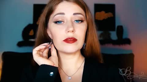 Snapshot of missbeverlymills chatting on September 10, 2025, 7:14 pm The divine Beverly online show from September 10, 2025, 7:14 pm