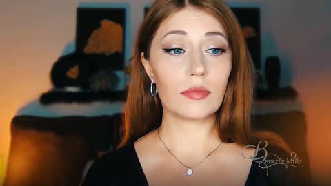 Snapshot of missbeverlymills chatting on September 20, 2025, 6:09 pm The divine Beverly online show from September 20, 2025, 6:09 pm