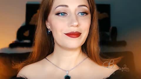 Snapshot of missbeverlymills chatting on October 9, 2025, 5:05 am The divine Beverly online show from October 9, 2025, 5:05 am