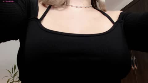 Snapshot of missblair12 chatting on February 13, 2025, 11:58 pm MissBlair online show from February 13, 2025, 11:58 pm