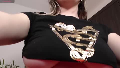 Snapshot of missblair12 chatting on March 12, 2025, 10:50 pm MissBlair online show from March 12, 2025, 10:50 pm