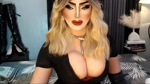 PRIESTESS CHANNEL online show from November 5, 2025, 9:42 am