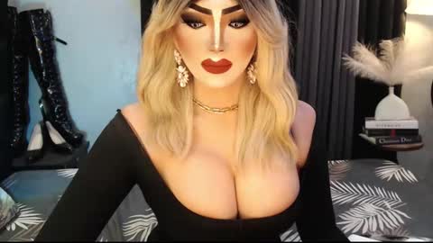 PRIESTESS CHANNEL online show from November 15, 2025, 2:24 pm