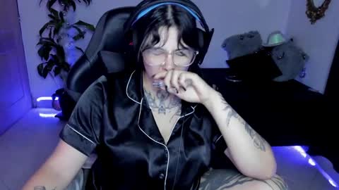 Missy Charlottte.  Hey remember to give me a thumbs up ty online show from December 24, 2024, 8:00 am