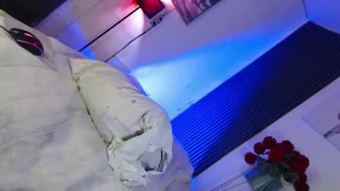 Nicole online show from October 21, 2025, 6:41 pm