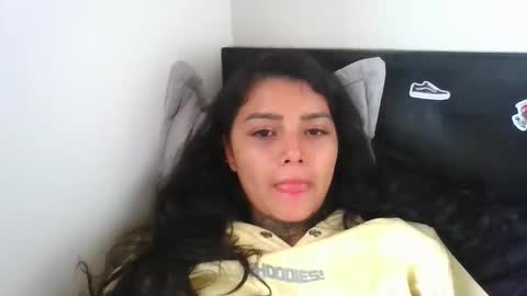 melodie  online show from November 19, 2025, 9:15 pm