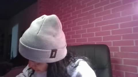 melodie  online show from November 26, 2025, 4:24 am