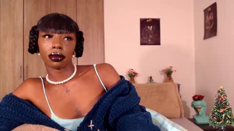 Snapshot of missemilie1 chatting on December 13, 2025, 7:53 pm Emilie Diaz online show from December 13, 2025, 7:53 pm