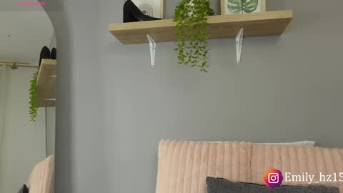 Snapshot of missemily_11 chatting on October 16, 2025, 10:05 am Yuliana online show from October 16, 2025, 10:05 am