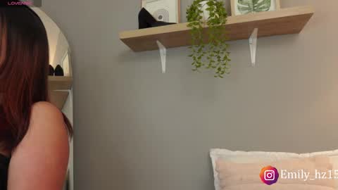 Snapshot of missemily_11 chatting on November 14, 2025, 9:52 am Yuliana online show from November 14, 2025, 9:52 am