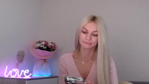 Snapshot of missemma1111 chatting on December 23, 2024, 2:07 pm EMMA online show from December 23, 2024, 2:07 pm