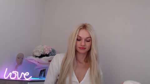 Snapshot of missemma1111 chatting on January 12, 2025, 9:19 pm EMMA online show from January 12, 2025, 9:19 pm