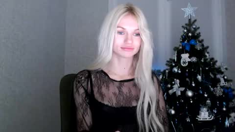 Snapshot of missemma1111 chatting on January 17, 2025, 2:39 am EMMA online show from January 17, 2025, 2:39 am