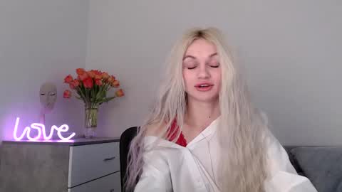 Snapshot of missemma1111 chatting on February 15, 2025, 9:37 pm EMMA online show from February 15, 2025, 9:37 pm