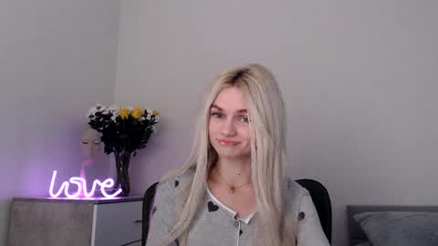 Snapshot of missemma1111 chatting on February 24, 2025, 8:47 pm EMMA online show from February 24, 2025, 8:47 pm