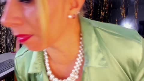 Escarlet online show from January 16, 2025, 5:32 am