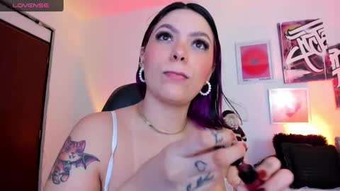 Snapshot of misshuntt3rs chatting on December 22, 2024, 1:55 am Annie online show from December 22, 2024, 1:55 am