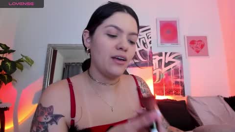 Snapshot of misshuntt3rs chatting on February 9, 2025, 2:28 am Annie online show from February 9, 2025, 2:28 am