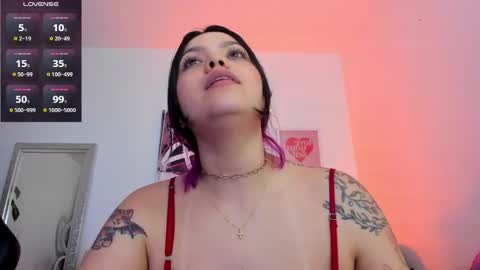 Snapshot of misshuntt3rs chatting on February 9, 2025, 8:33 am Annie online show from February 9, 2025, 8:33 am