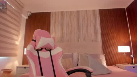 Snapshot of missisabella1 chatting on December 27, 2024, 2:54 pm Bella Castillo online show from December 27, 2024, 2:54 pm