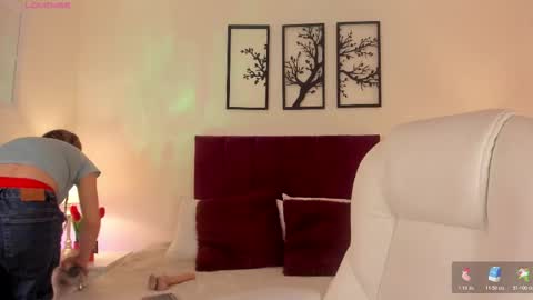 Snapshot of missisabella1 chatting on November 28, 2025, 1:25 pm Bella Castillo online show from November 28, 2025, 1:25 pm