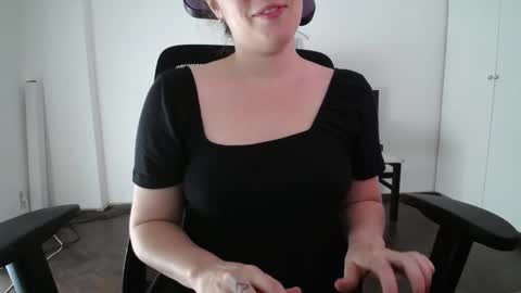 Snapshot of missivana777 chatting on February 21, 2025, 5:42 pm Ivana online show from February 21, 2025, 5:42 pm