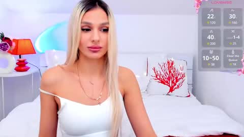Snapshot of misslou_ chatting on February 13, 2025, 12:43 pm Lou online show from February 13, 2025, 12:43 pm