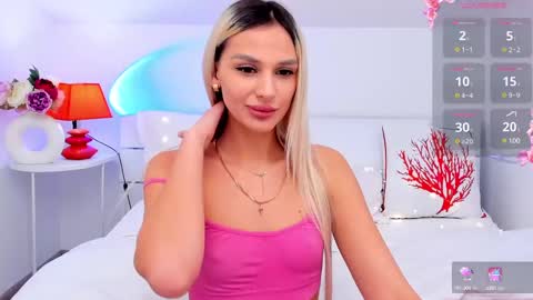 Snapshot of misslou_ chatting on February 15, 2025, 9:49 am Lou online show from February 15, 2025, 9:49 am