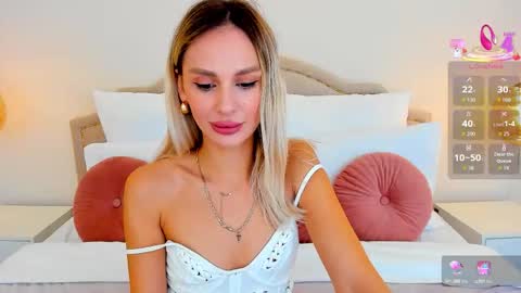 Snapshot of misslou_ chatting on October 17, 2025, 5:21 am Lou online show from October 17, 2025, 5:21 am