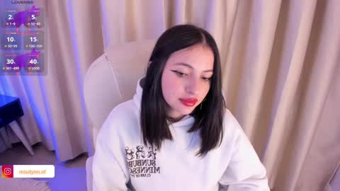 i am lyn online show from November 18, 2025, 2:17 am