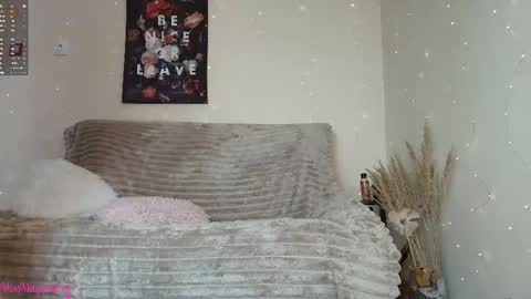  Vi  online show from November 24, 2025, 9:47 pm