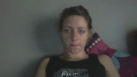 Snapshot of missmeandre chatting on December 19, 2024, 3:52 pm 4bdn couple online show from December 19, 2024, 3:52 pm