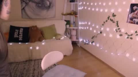 Snapshot of missmelons_ chatting on November 11, 2025, 2:39 pm Li online show from November 11, 2025, 2:39 pm