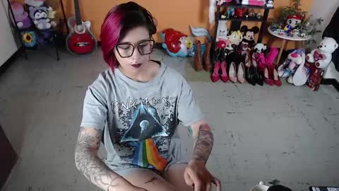 Snapshot of missmia2 chatting on December 21, 2024, 12:49 pm Miss Mia online show from December 21, 2024, 12:49 pm