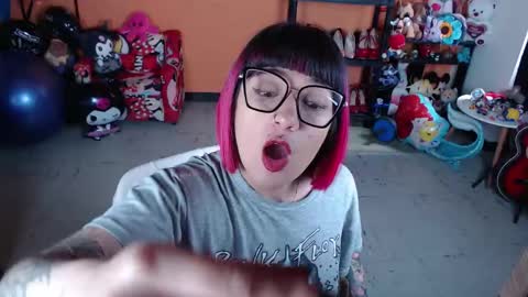 Snapshot of missmia2 chatting on October 24, 2025, 2:57 pm Miss Mia online show from October 24, 2025, 2:57 pm