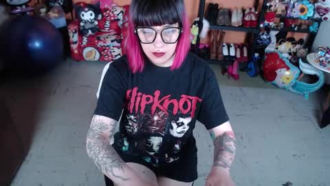 Snapshot of missmia2 chatting on November 24, 2025, 9:53 am Miss Mia online show from November 24, 2025, 9:53 am