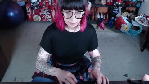 Snapshot of missmia2 chatting on November 25, 2025, 1:11 pm Miss Mia online show from November 25, 2025, 1:11 pm