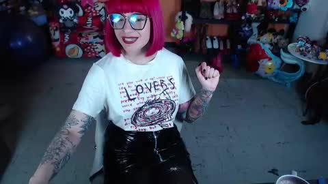 Snapshot of missmia2 chatting on November 26, 2025, 9:27 pm Miss Mia online show from November 26, 2025, 9:27 pm