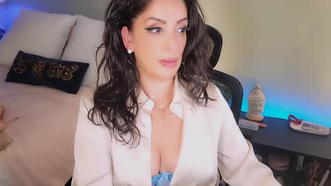 Snapshot of missmina chatting on October 25, 2025, 2:41 am Mina online show from October 25, 2025, 2:41 am