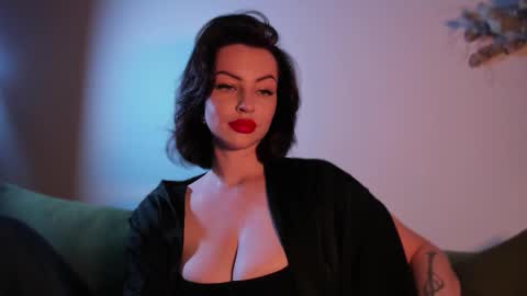 Snapshot of missmirandagd chatting on October 24, 2025, 10:55 am online show from October 24, 2025, 10:55 am