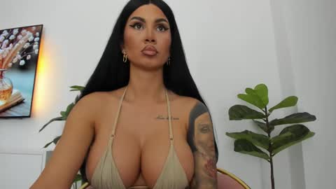 Renata online show from November 13, 2025, 8:52 pm