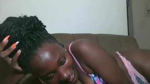 pretty gal online show from October 27, 2025, 7:40 pm