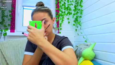 . online show from September 24, 2025, 5:55 am