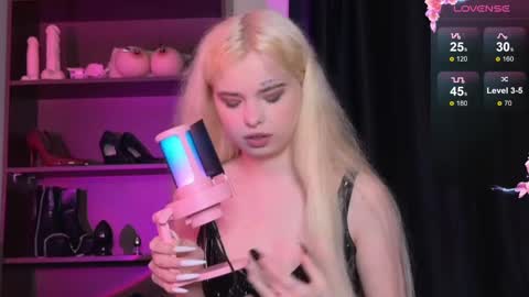 Misss Lola Angel online show from December 6, 2024, 2:17 pm