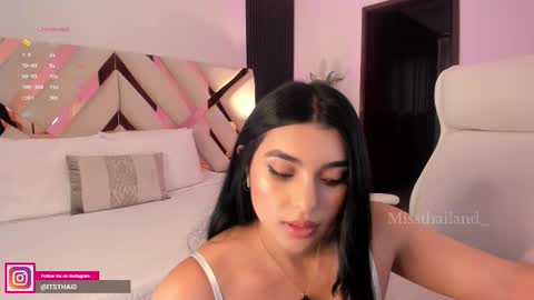 Fernanda Davila online show from November 21, 2025, 9:57 pm