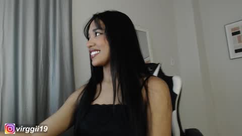 missvirggii online show from October 10, 2025, 9:47 pm